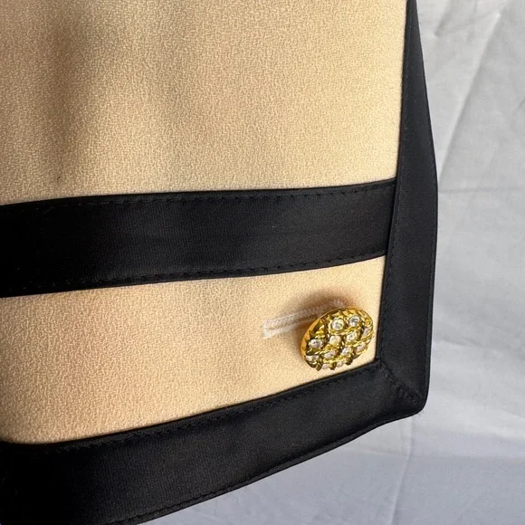 Escada Couture Cream and Black Vintage Women's Jacket - Picture 13 of 16